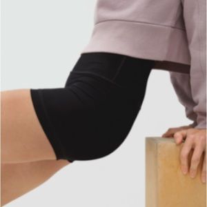 Everlane The Perform Short-Short in Black, Size XS